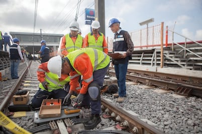 “Carga de L12 no será del  gobierno entrante”