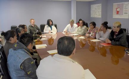 Directora del Hospital General se reúne con padres de menores con cáncer