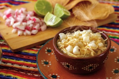5 platillos con más calorías que el pozole 