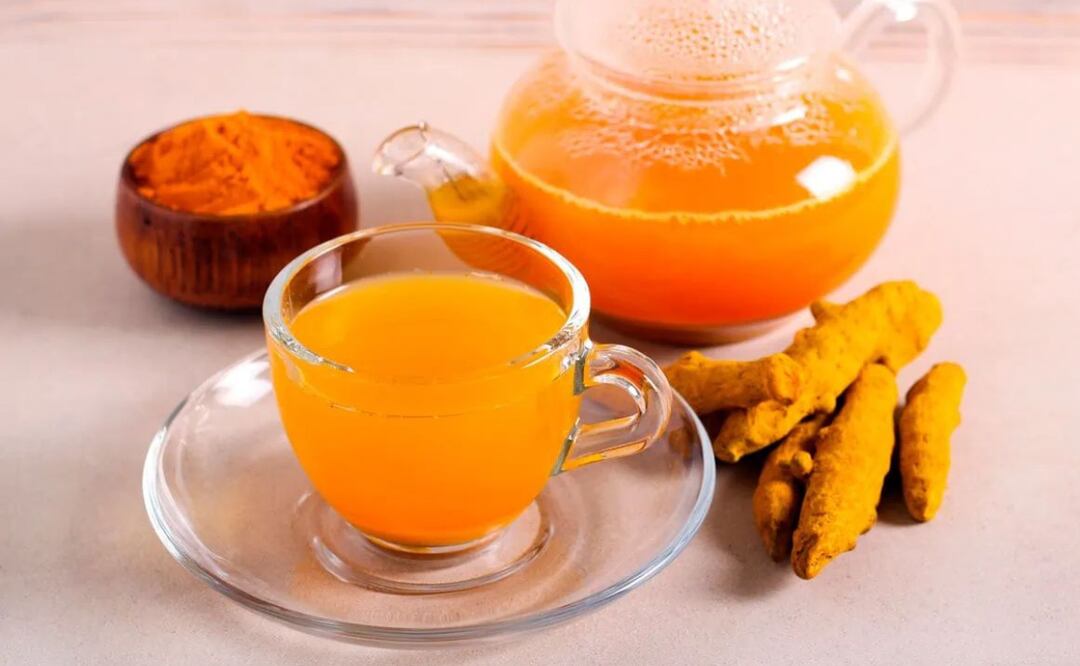 Descifrando el té de cúrcuma con limón. Fuente: Freepik.