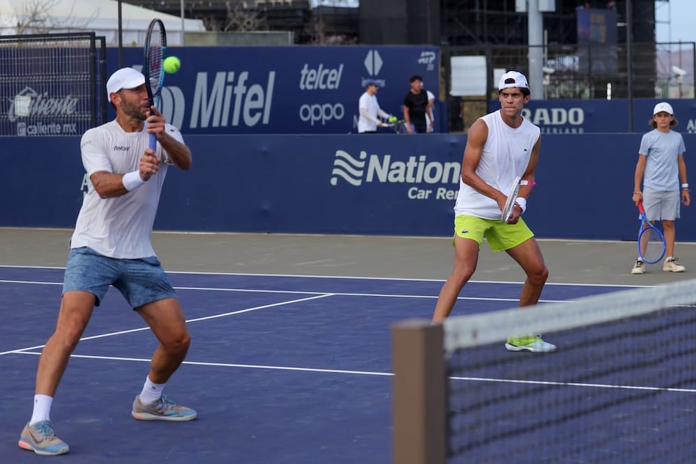 Rodrigo Pacheco y Santiago González en entrenamiento, previo a su debut en el décimo aniversario del Abierto de Los Cabos - Foto: Mextenis
