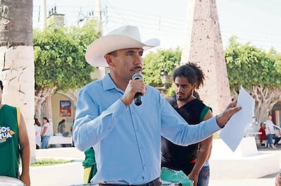 Solicita licencia alcalde de Jalisco; dice que le quedó grande el cargo 