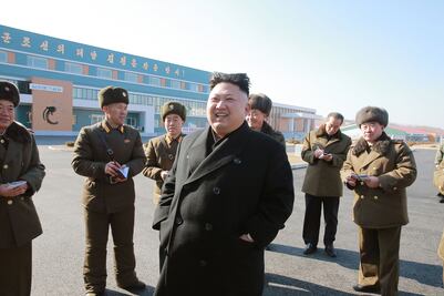 Kim Jong-un reaparece sonriente tras la muerte de su hermanastro