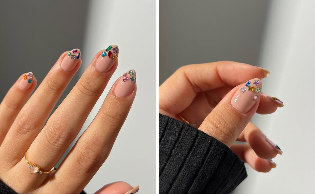 Uñas con brillos. Foto: Instagram @samrosenails