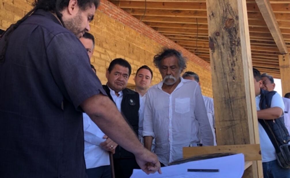 Inician construcción de Telebachillerato, uno de los últimos proyectos de Francisco Toledo