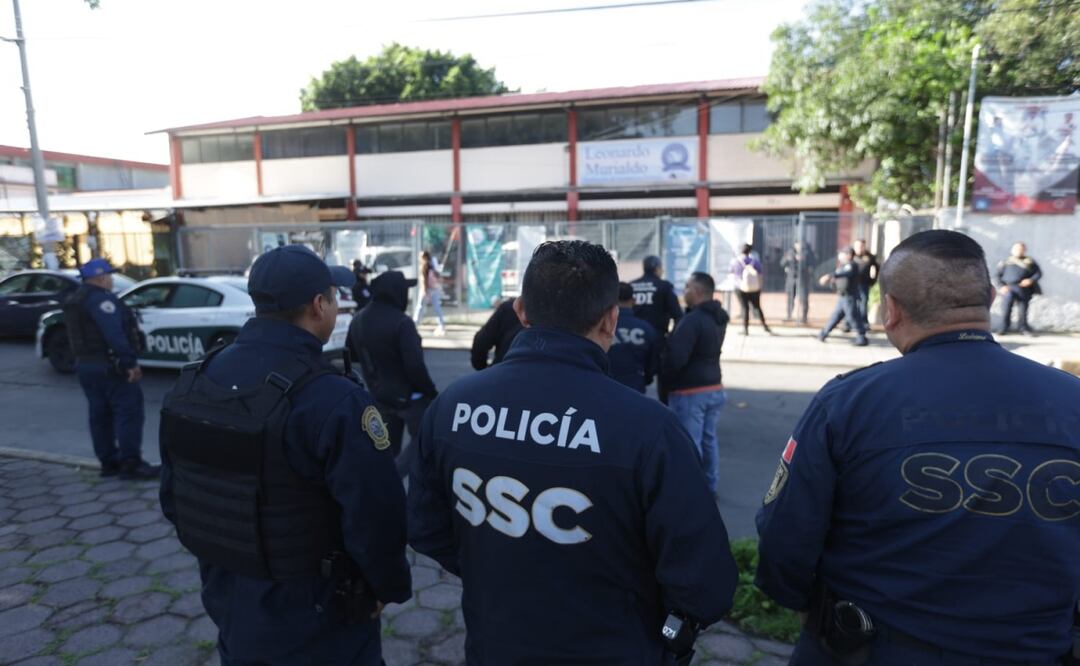 Hombre amenaza a otro con arma de fuego por una disputa relacionada con un gimnasio; hay movilización policial en San Juan de Aragón. Foto: Francisco Rodríguez