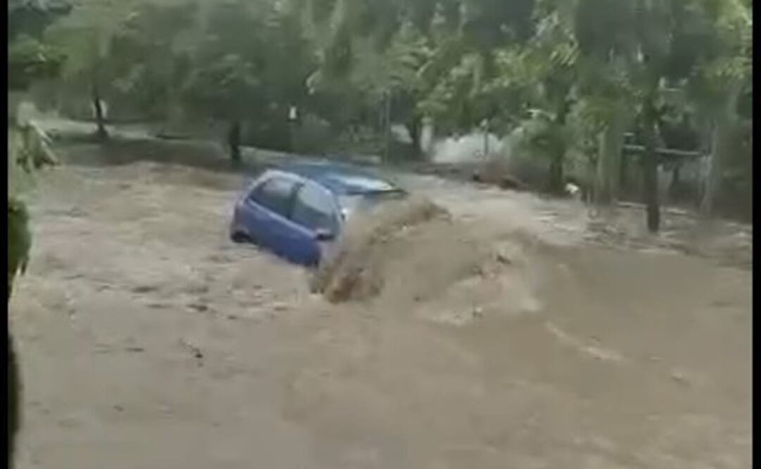 Lluvias inundan Nueva Italia, Michoacán