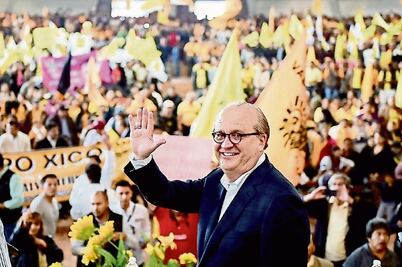 Llama Graco a perredistas a crear gobierno de alianzas