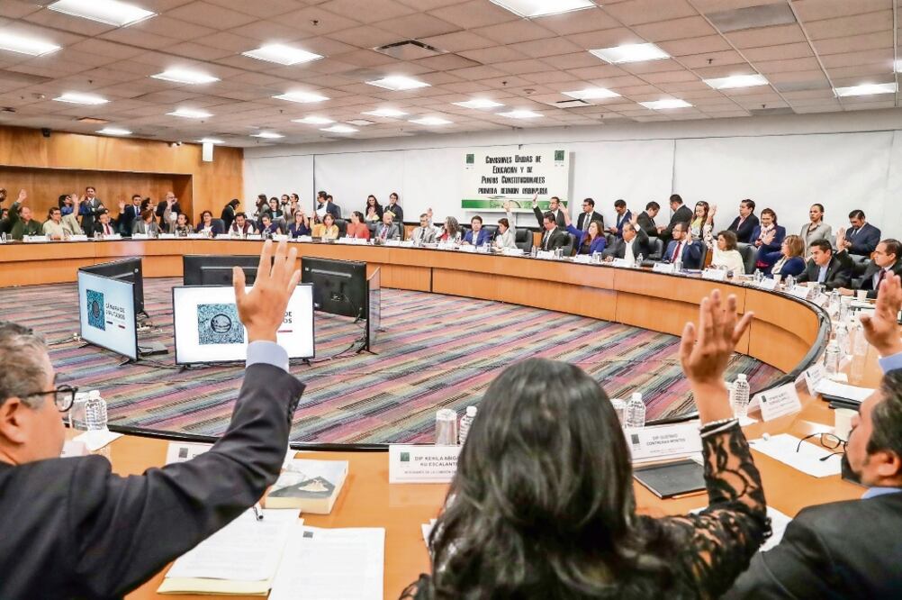 Solamente por unas horas fue abierta la Cámara de Diputados para que en comisiones unidas los legisladores echaran abajo la reforma educativa impulsada por la administración del expresidente Enrique Peña Nieto. (DIEGO SIMÓN SÁNCHEZ. ELUNIVERSAL)
