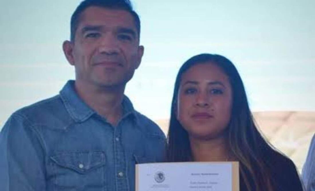 Lauro Pérez González, nuevo presidente municipal del ayuntamiento de Bella Vista, Chiapas, junto a la ahora exalcaldesa Annette Aylin Velázquez (09/07/2025). Foto: Especial