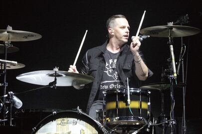 Molotov vuelve a jugar con las niñas