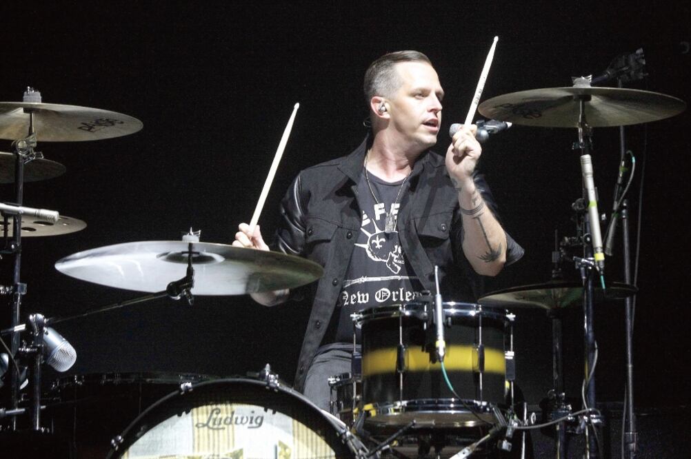 La banda hizo un repaso completo a su primer disco. (CARLOS MEJIA. EL UNIVERSAL)