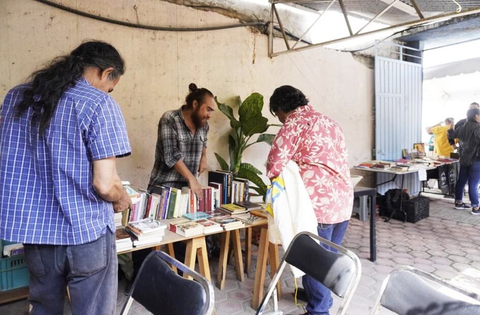 Se trata de una iniciativa de un grupo de libreros independientes titulado como Tianguis Literario Autónomo y Popular. 
Foto: EL UNIVERSAL / Mario Arturo Martínez