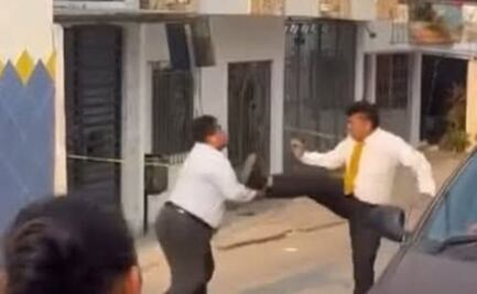 Trabajadores de distintas funerarias se pelean un muertito en Tabasco; policías los detienen 