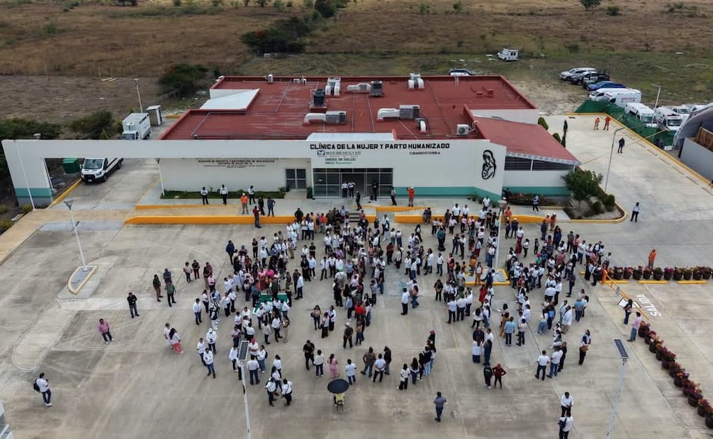 Durante el operativo simulado se activaron las brigadas de primeros auxilios de protección civil, con camillas y botiquines médicos y extintores de incendio. Foto: Protección Civil Chiapas