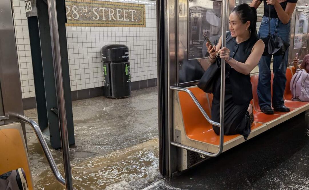 Se inunda el metro de Nueva York por lluvias torrenciales. (14/07/25) Foto: X