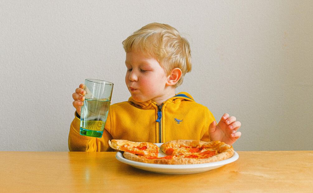 Evita dar infusiones a infancias. Foto: Pexels