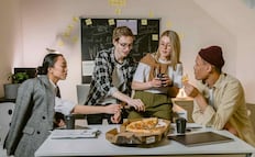 Lanzan servicio de pedidos grupales en Uber Eats; la salvación de los "Godínez" a la hora de la comida