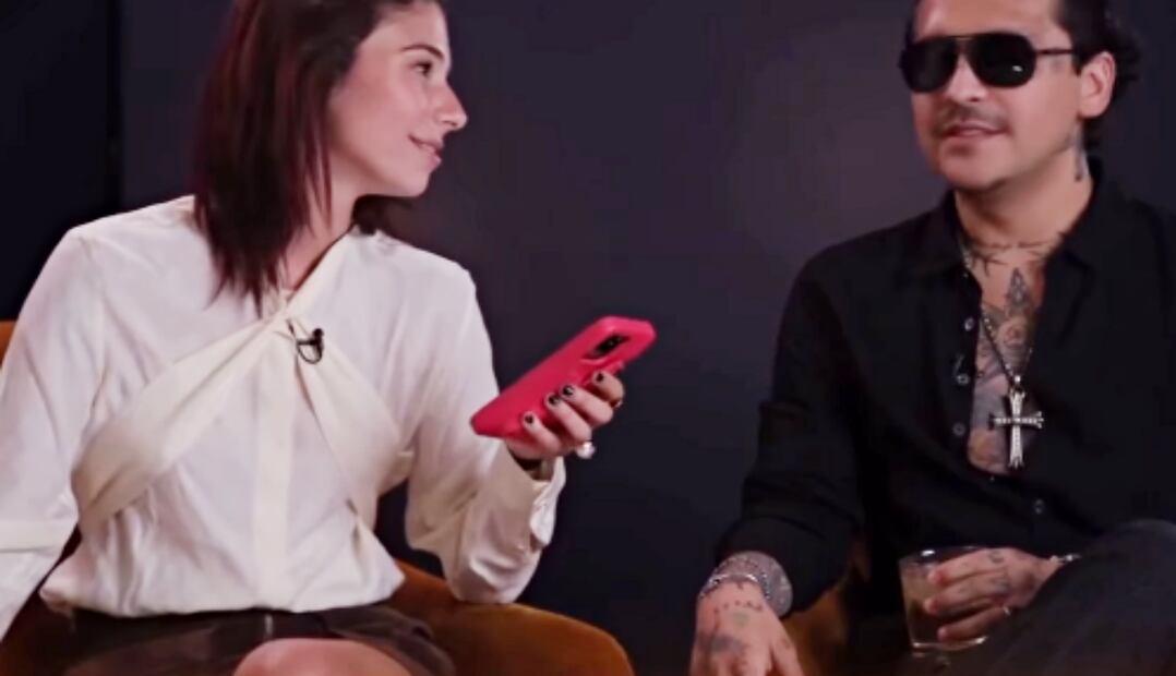 Christian Nodal durante una entrevista con un sitio español.
Foto: Instagram