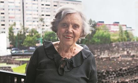 José Martí y Elena Poniatowska, en un día como hoy