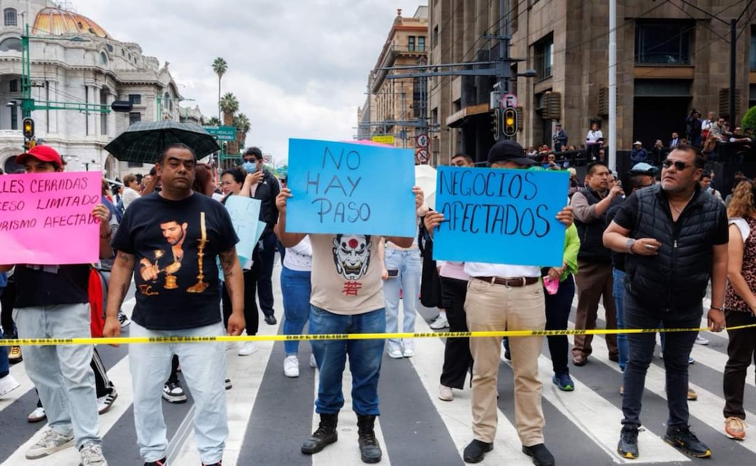 Accesos controlados afectan ventas en el Centro Histórico; levantan bloqueo tras acuerdo para reducir vallas.
Foto: Osmar Alvarado | El Universal.