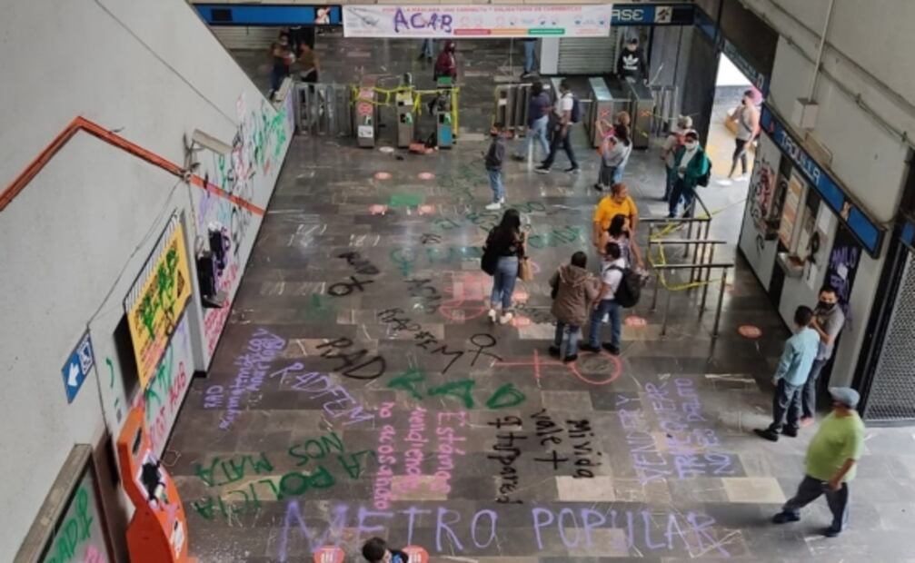 Así quedaron las estaciones del Metro Bellas Artes y Chabacano tras daños de feministas