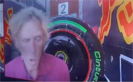VIDEO: Mecánico de Max Verstappen 'atropella' a comentarista en plena transmisión