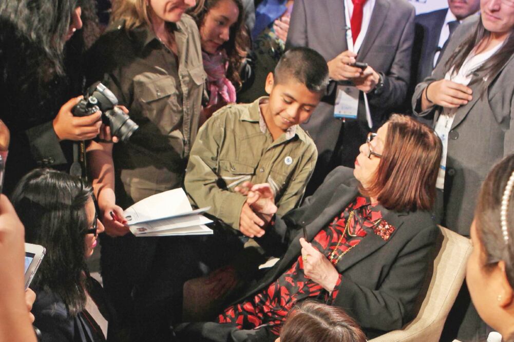 La convocatoria hecha por EL UNIVERSAL congregó a personas de diversas edades, quienes escucharon la opinión de la escritora Nélida Piñón (LUCÍA GODÍNEZ. EL UNIVERSAL)