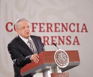 AMLO ofrece dar fondos de partidos a instituciones