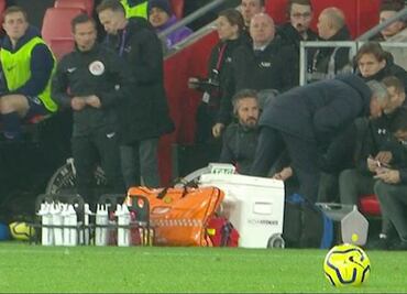 Mourinho invade zona técnica e insulta a entrenador del Southampton