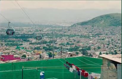 Gobierno de la CDMX presume que Cablebús aparecerá en un video de Elton John con Britney Spears