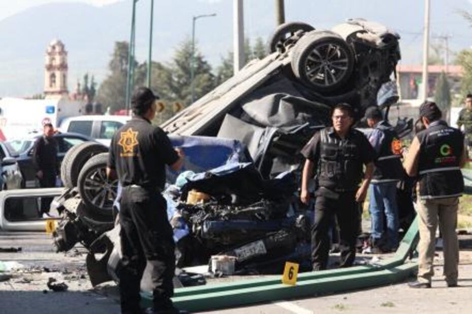 Mueren dos en choque provocado por BMW en carretera Toluca-Tenango