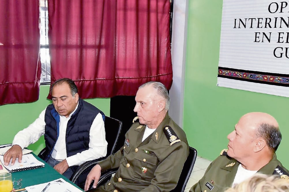 Durante la reunión con el titular de la Sedena, Salvador Cienfuegos, Astudil lo destacó la disminución de índices delictivos gracias a las acciones de seguridad. (ESPECIAL)