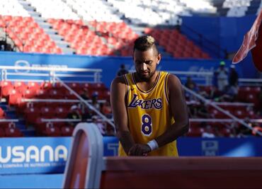 Nick Kyrgios entrena con jersey de Kobe Bryant en el AMT 2020