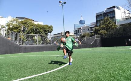 Rehabilitan canchas deportivas en la Benito Juárez
