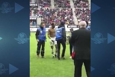 Noble gesto de Neymar con un pequeño aficionado