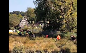 VIDEO: Descarrila un tren de pasajeros en el sur de Inglaterra; aún se desconoce si hay víctimas