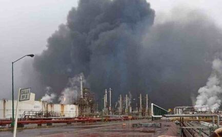 Localizan 2 cuerpos calcinados y una más herida tras incendio en refinería de Salina Cruz