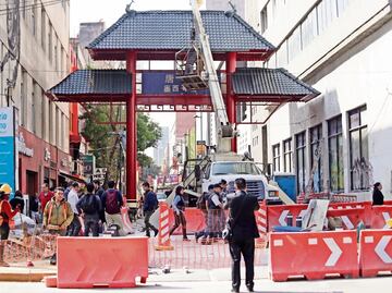 Reciben Año Nuevo Chino entre obras y escombro