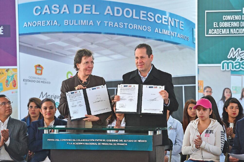 Eruviel Ávila y la embajadora de Francia en México, Maryse Bossiere, inauguraron La Casa del Adolescente que atenderá trastornos alimentarios (ESPECIAL)