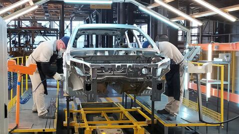 Rusia amenaza con adueñarse de las fábricas de autos que dejen de operar en su país