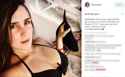 Dulce María se muestra en bikini y sin maquillaje