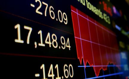 Cae precio del petróleo y sube dólar tras anuncio de Trump sobre restricción de viajes