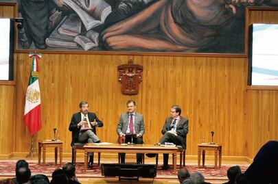 De la Fuente pide apoyar a universidades sin recursos