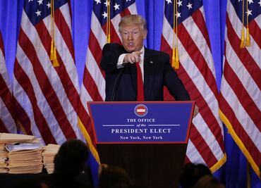 Trump ignora a reportero de CNN; acusa a cadena de dar "noticias falsas"