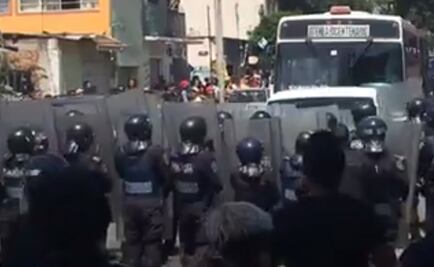 Agreden a policías durante operativo contra mototaxis en Xochimilco 
