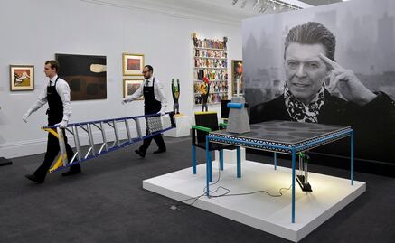 Exponen colección de arte privada de David Bowie 