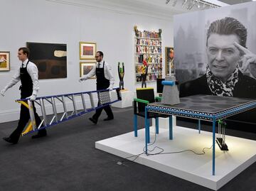 Exponen colección de arte privada de David Bowie