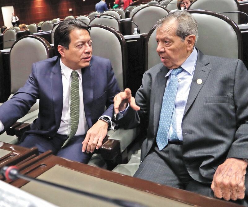 Mario Delgado y Porfirio Muñoz Ledo, durante una sesión en el pleno de la Cámara de Diputados, en septiembre del año pasado. Foto: Archivo. EL UNIVERSAL
