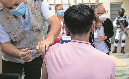 Juez: vacunen a menores de 12 a 17